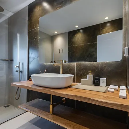 Pnoe Luxe & Spa, Naxos Town アパート *