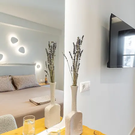 Pnoe Luxe & Spa, Naxos Town アパート *